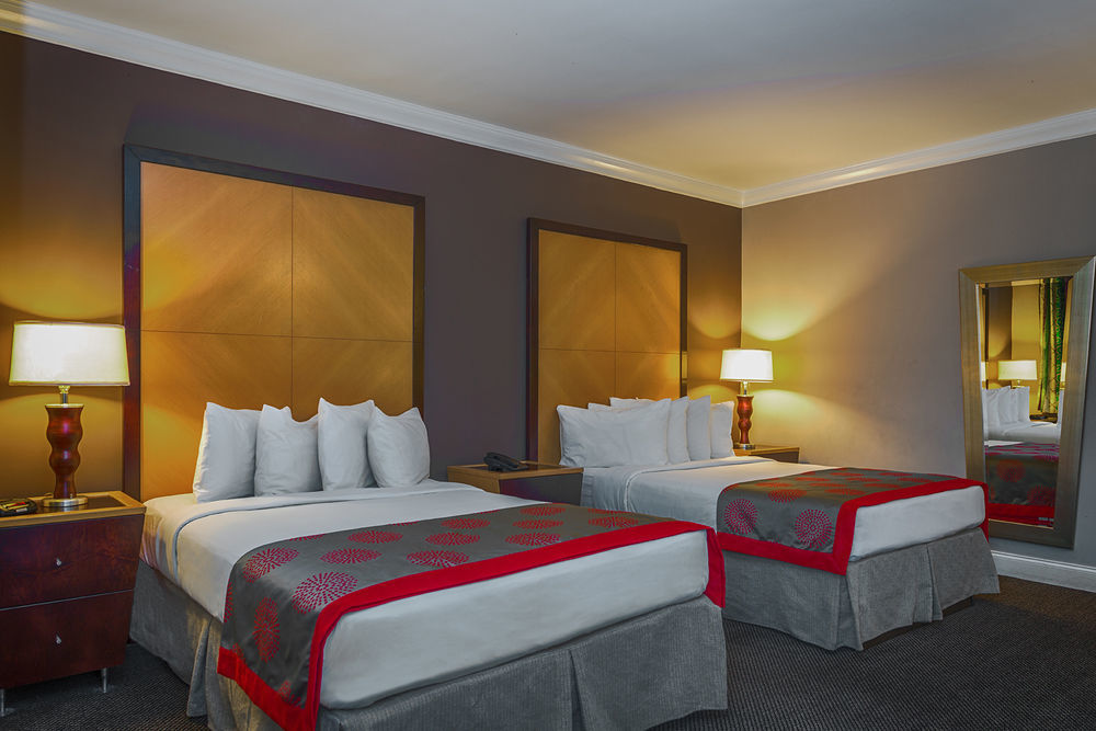 Ramada By Wyndham Miami Springs/Miami International Airport Hotel Екстериор снимка